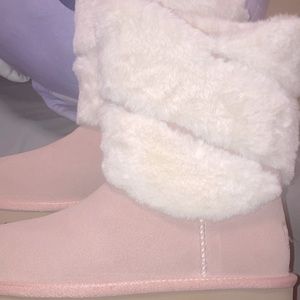 faux fur boots 🐶🎿.